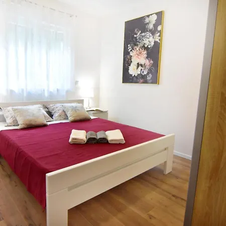 Holiday home Family Friendly House With A Swimming Pool Buroli, - 22400