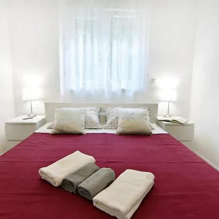 Family Friendly House With A Swimming Pool Buroli, - 22400 Casa vacanze Umago