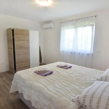 Family Friendly House With A Swimming Pool Buroli, - 22400 Умаг