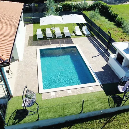 Family Friendly House With A Swimming Pool Buroli, - 22400 Ferienhaus Umag